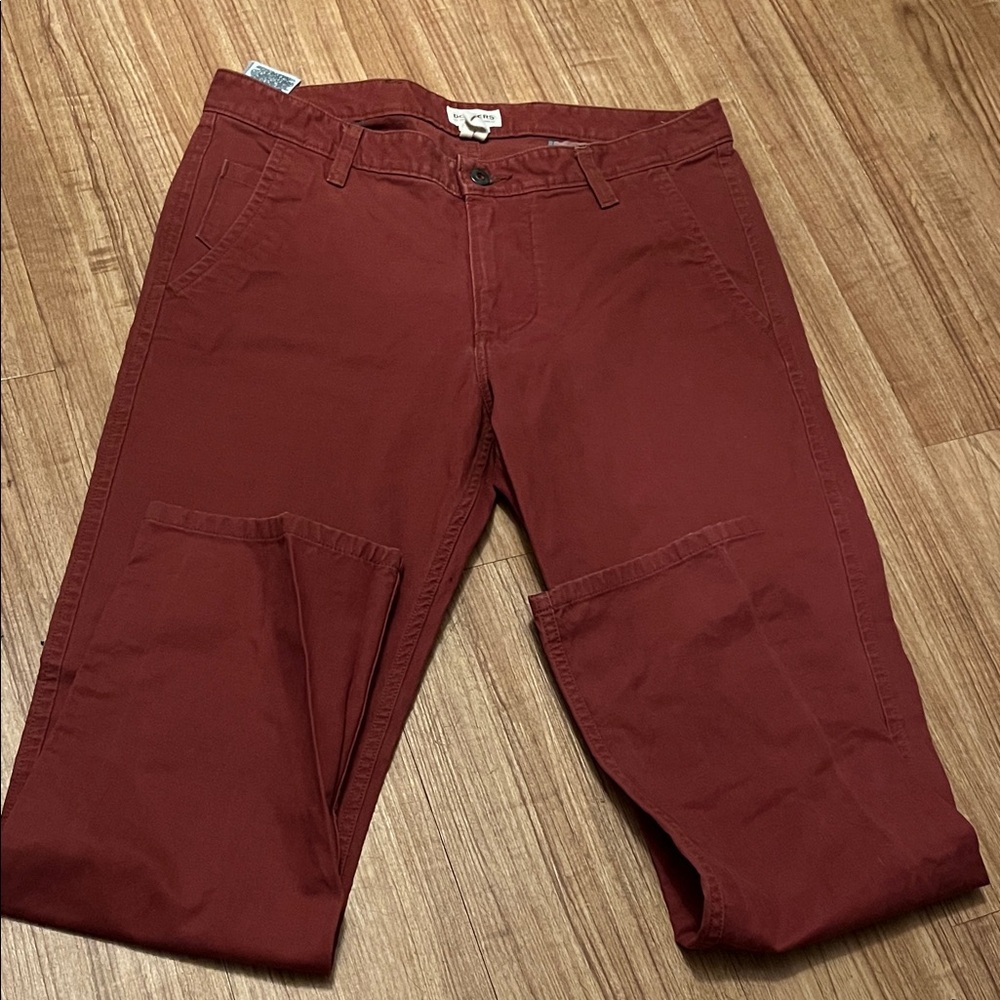 Men's Rust Pants by Dockers, Size 34 x 30. Slim Tapered. Great Condition!!